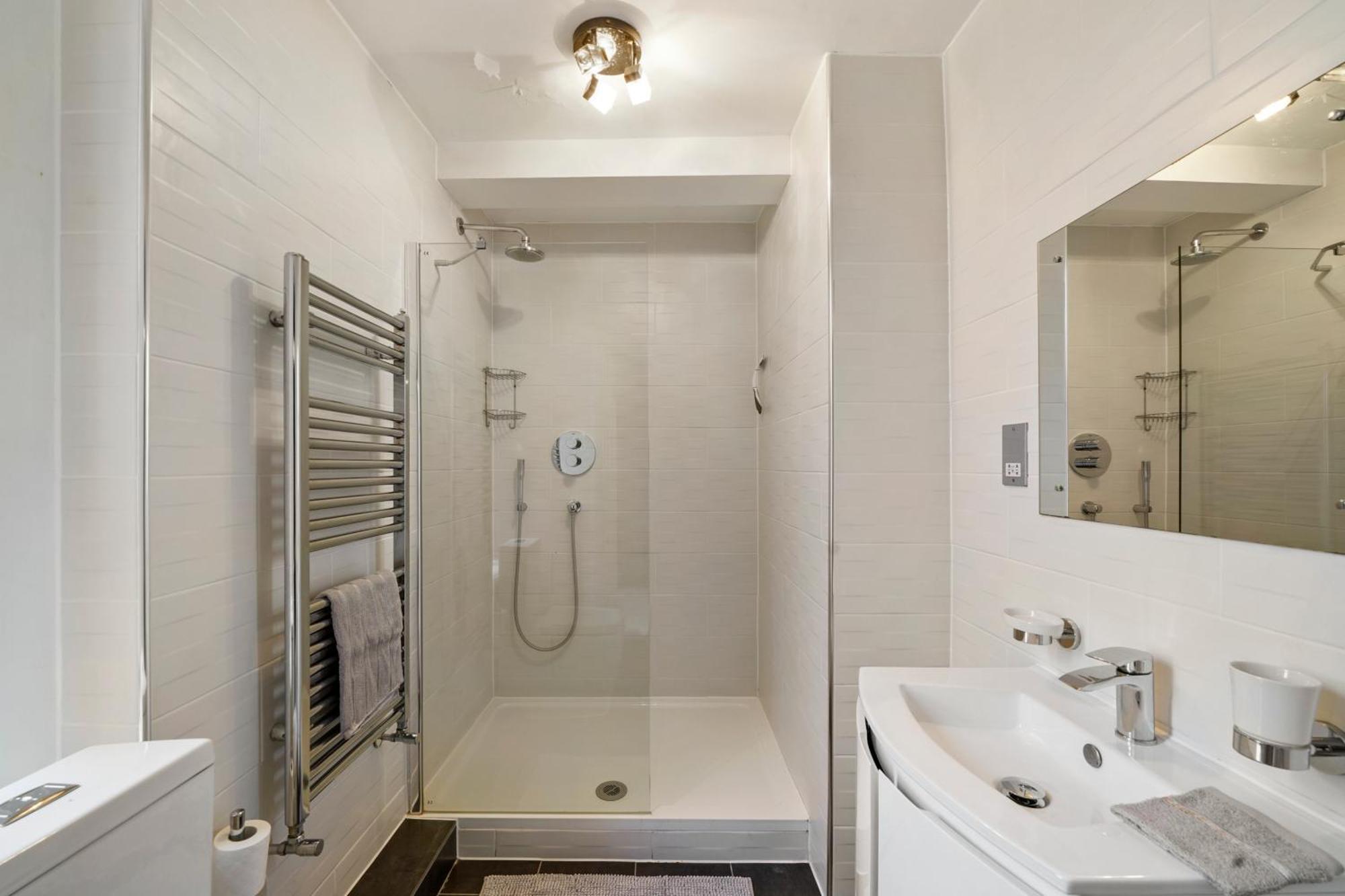 Delightful Flat In London - Sleeps 6 Apartment Bagian luar foto