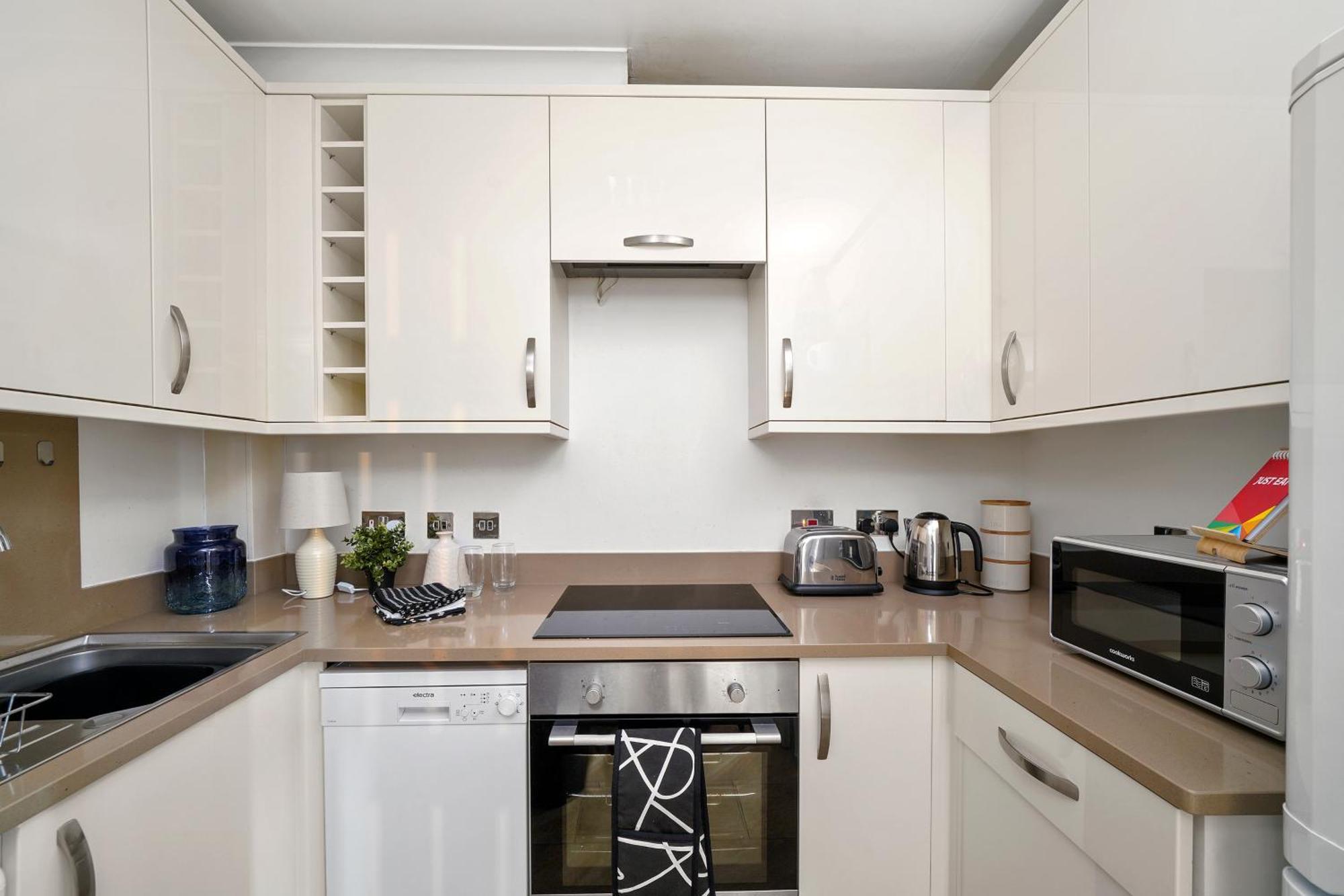 Delightful Flat In London - Sleeps 6 Apartment Bagian luar foto